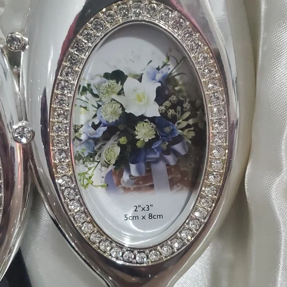 Wedding Picture Frame 😍 - Picture 2 of 3